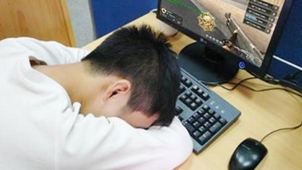 Top 12 Đoạn văn mẫu xuất sắc về tác hại của Internet bằng tiếng Anh