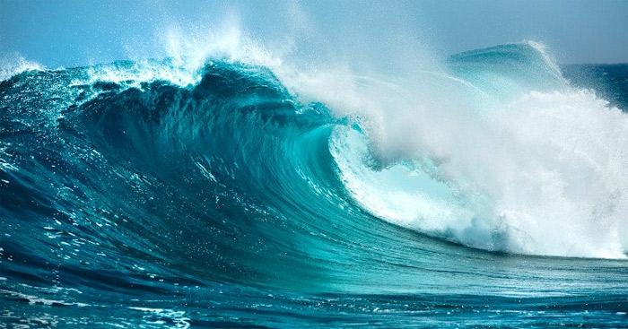 Top 10 bài phân tích sâu sắc nhất về sự hòa quyện giữa nét đẹp truyền thống và hiện đại trong tình yêu qua thi phẩm 'Sóng' (Dành cho học sinh lớp 12)
