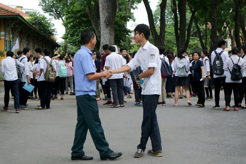 Top 15 Bài văn mẫu tả bác bảo vệ trường em dành cho học sinh lớp 5 đặc sắc nhất