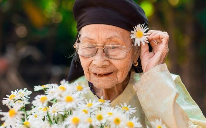 Top 12 Bài văn xúc động nhất viết về bà nội dành cho học sinh lớp 7