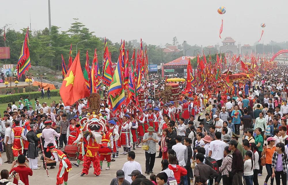 Top 13 bài thuyết minh đặc sắc về Lễ hội Đền Hùng (lớp 9) ấn tượng nhất