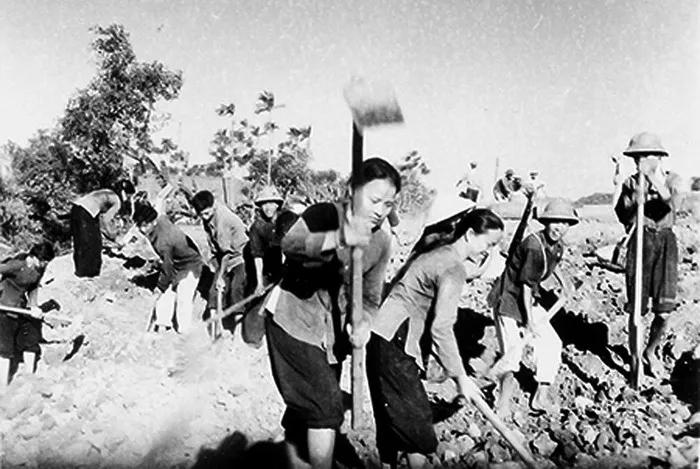 7 bài phân tích xuất sắc nhất về nhân vật Chiến trong 'Những đứa con trong gia đình' của Nguyễn Thi