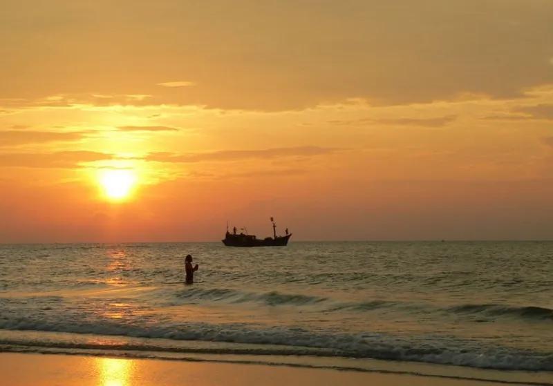 10 Bài phân tích xuất sắc nhất về thi phẩm "Từ Ấy" của nhà thơ Tố Hữu