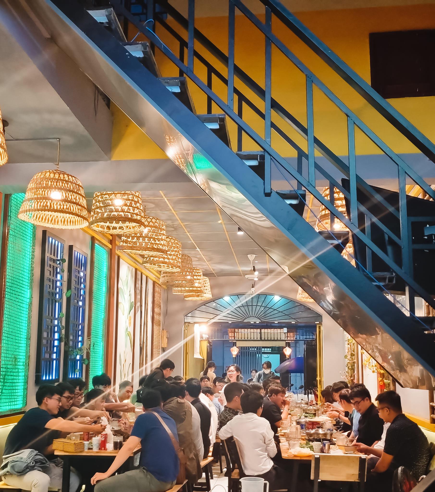 Top 10 Nhà Hàng Lẩu Gà Tiềm Ớt Hiểm Ngon Nhất TP.HCM