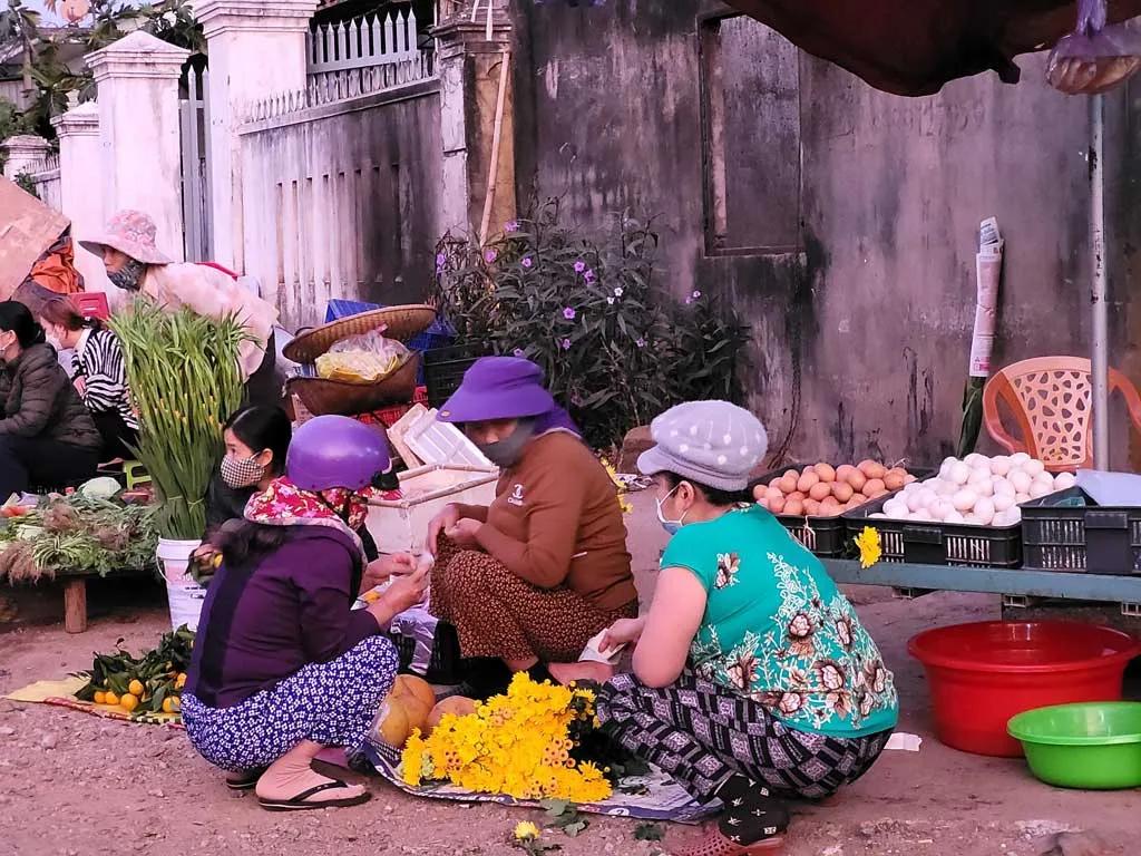 10 Áng Thơ Xuân Lay Động Ký Ức Về Những Mùa Tết Cũ Xưa
