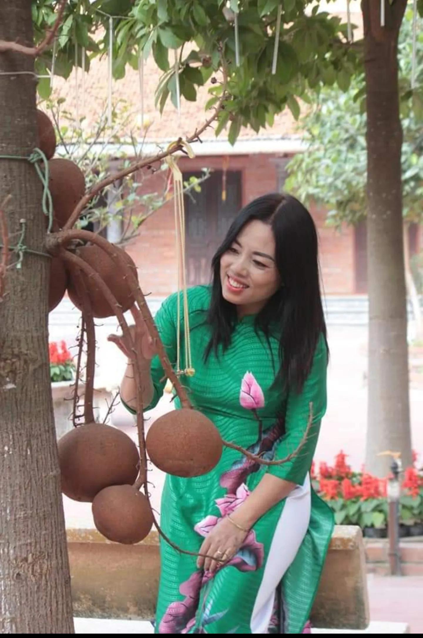 10 Áng thơ tinh tuyển của nữ thi sĩ Thanh Hà - Giai điệu xúc cảm từ trái tim