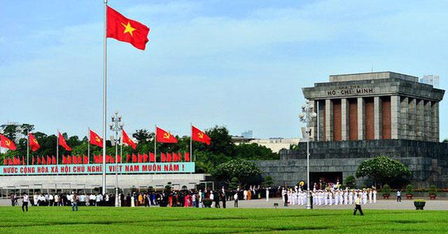 Top 5 bài phân tích ấn tượng nhất về nét nghệ thuật độc đáo trong thơ 'Viếng lăng Bác' của Viễn Phương (dành cho học sinh lớp 9)