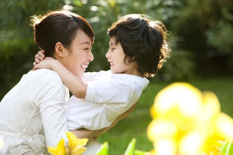 Top 12 Bài văn xúc động nhất kể lại khoảnh khắc đáng nhớ về tình cảm gia đình dành cho học sinh lớp 10