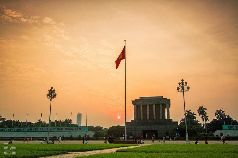 Top 6 bài phân tích khổ 2, 3 trong bài thơ 'Viếng Lăng Bác' của Viễn Phương (Ngữ văn 9) cảm động và sâu sắc nhất