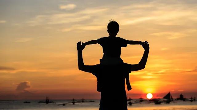 Top 5 Bài phân tích sâu sắc nhất về hình tượng người đồng mình trong thi phẩm 'Nói với con' của Y Phương - Những góc nhìn văn học đặc sắc