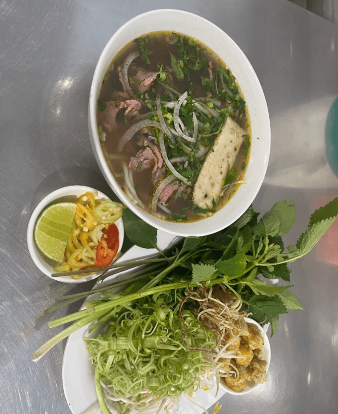 Top 8 địa chỉ bún bò Huế đình đám nhất Thủ Dầu Một - Bình Dương