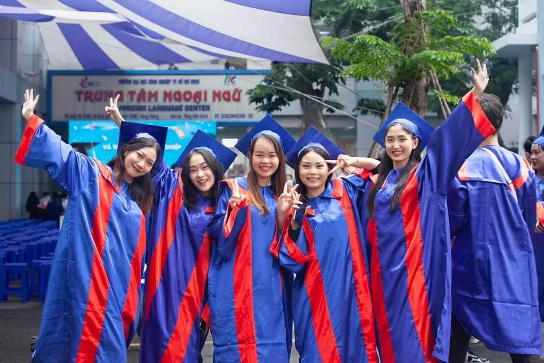 7 Đánh giá chân thực từ sinh viên - Trường Đại học Công nghiệp TP.HCM dưới góc nhìn người trong cuộc