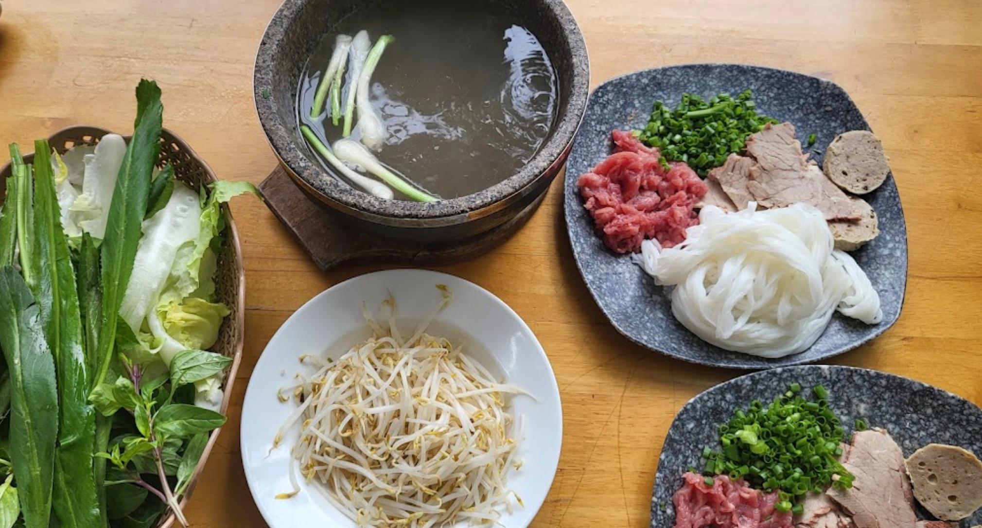 Top 13 quán phở đậm vị, nổi tiếng nhất Nha Trang không thể bỏ qua