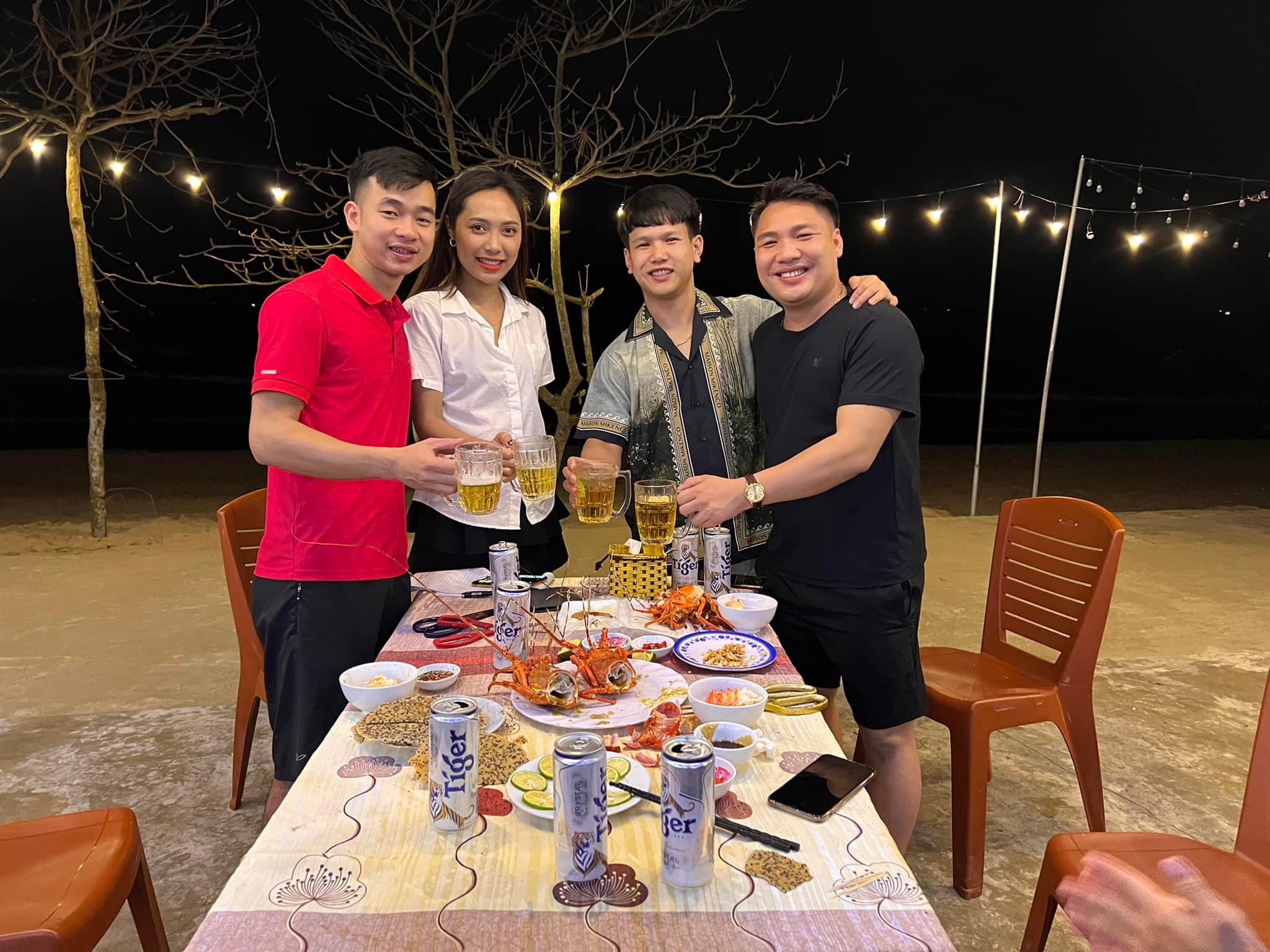 Top 10 địa điểm ẩm thực không thể bỏ qua khi đến Cửa Lò, Nghệ An