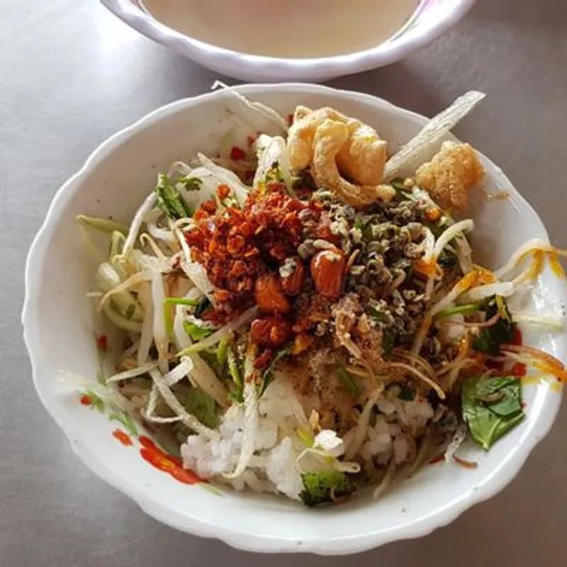 7 điểm đến không thể bỏ qua cho tín đồ cơm hến xứ Huế
