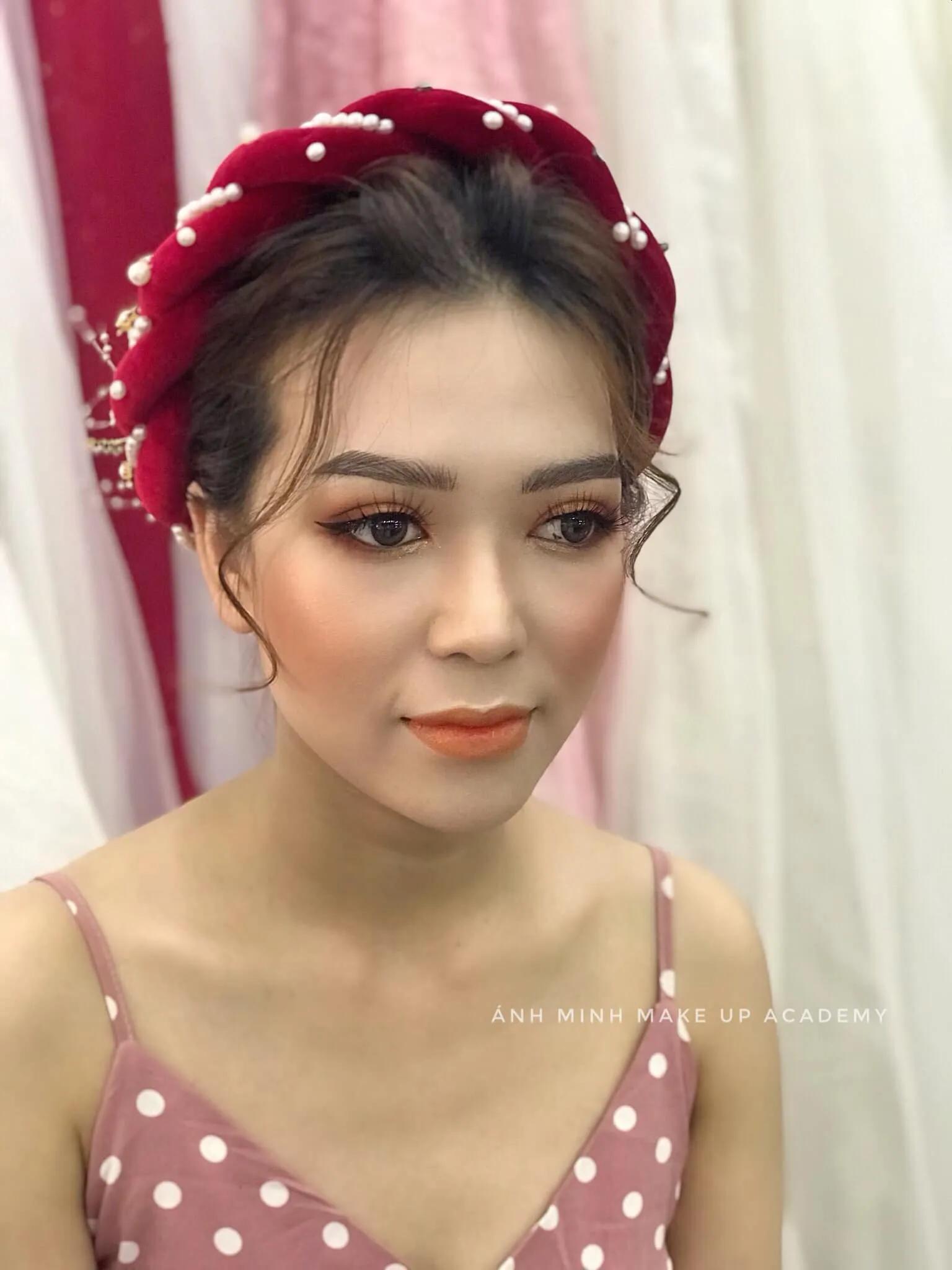 Top 5 địa chỉ trang điểm cô dâu ấn tượng nhất tại Tân Trụ, Long An
