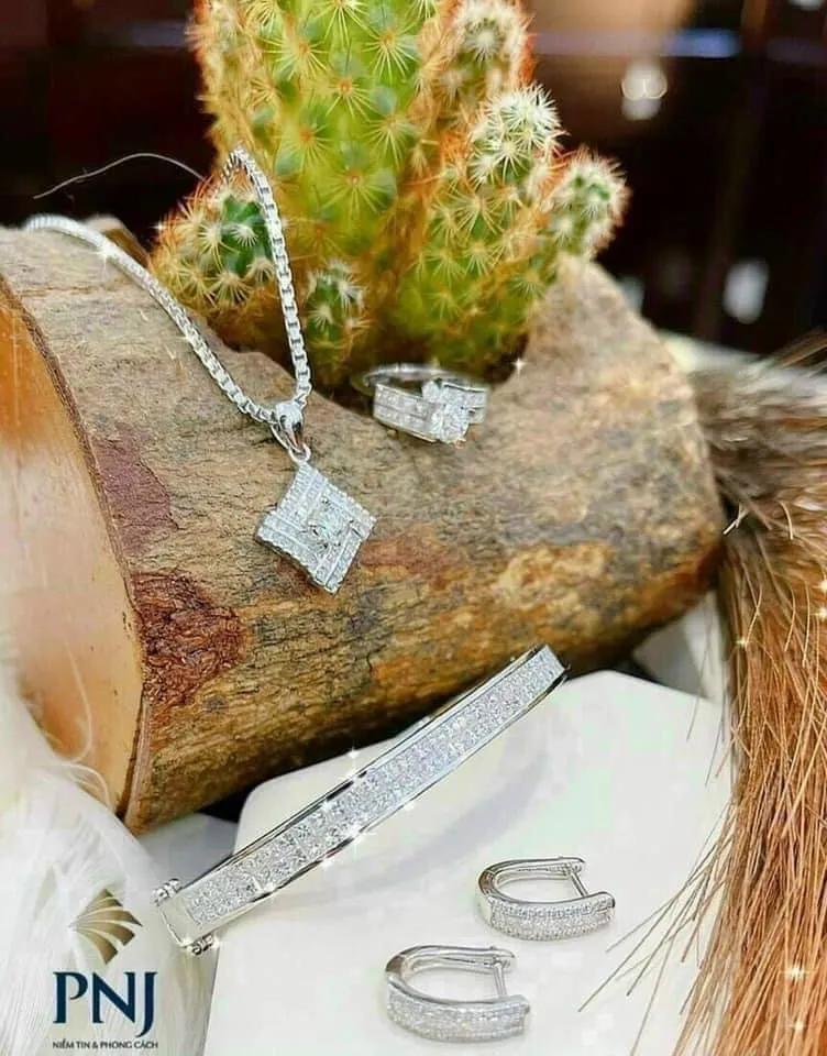 10 địa chỉ mua trang sức kim cương đáng tin cậy nhất tại quận 5, TP. HCM