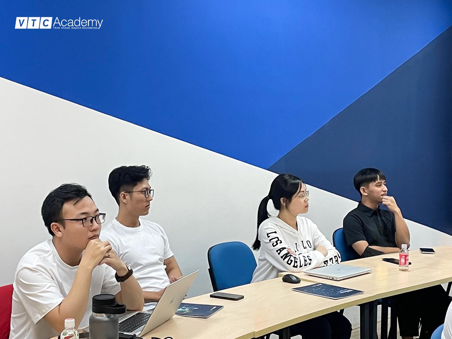Top 10 Trung Tâm Đào Tạo Lập Trình Tốt Nhất Tại TP.HCM