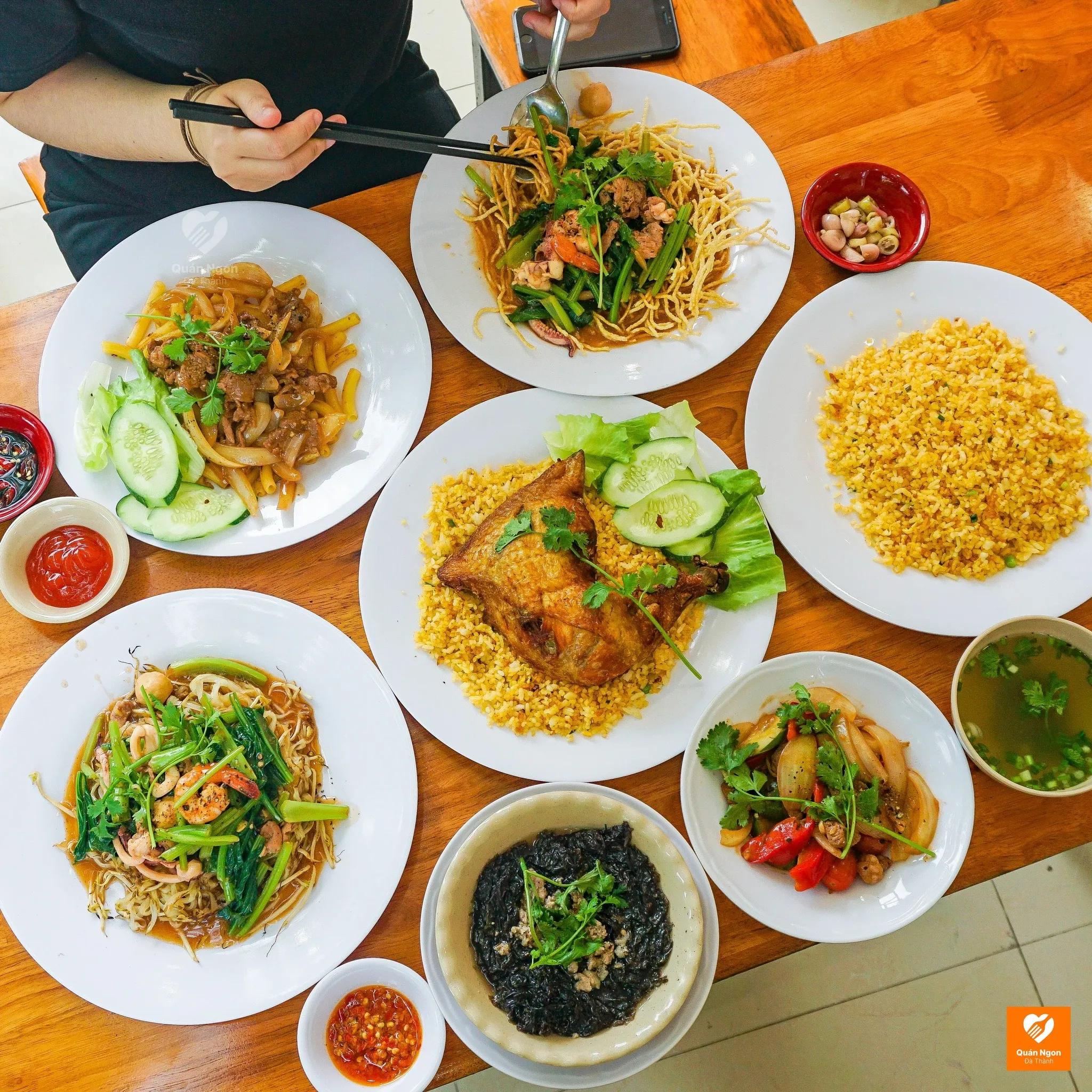 10 địa chỉ cơm gà Đà Nẵng hấp dẫn nhất - hương vị đậm đà, thực khách mê mẩn