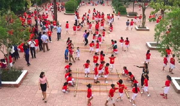 Top 20 bài thơ năm chữ về mái trường (Ngữ văn 7 - SGK Kết nối tri thức) hay nhất