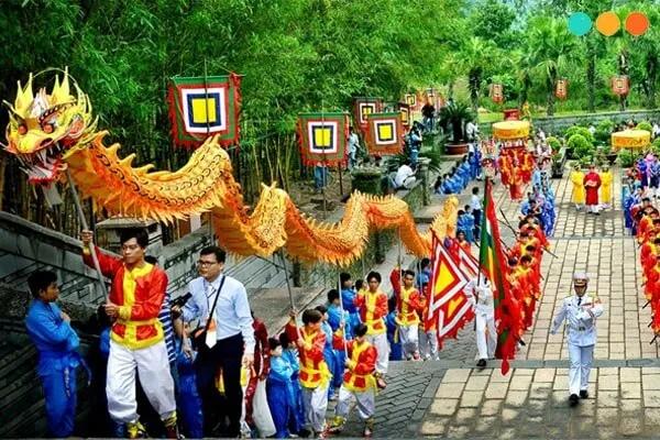 Top 10 đoạn văn tiếng Anh xuất sắc về lễ hội Đền Hùng
