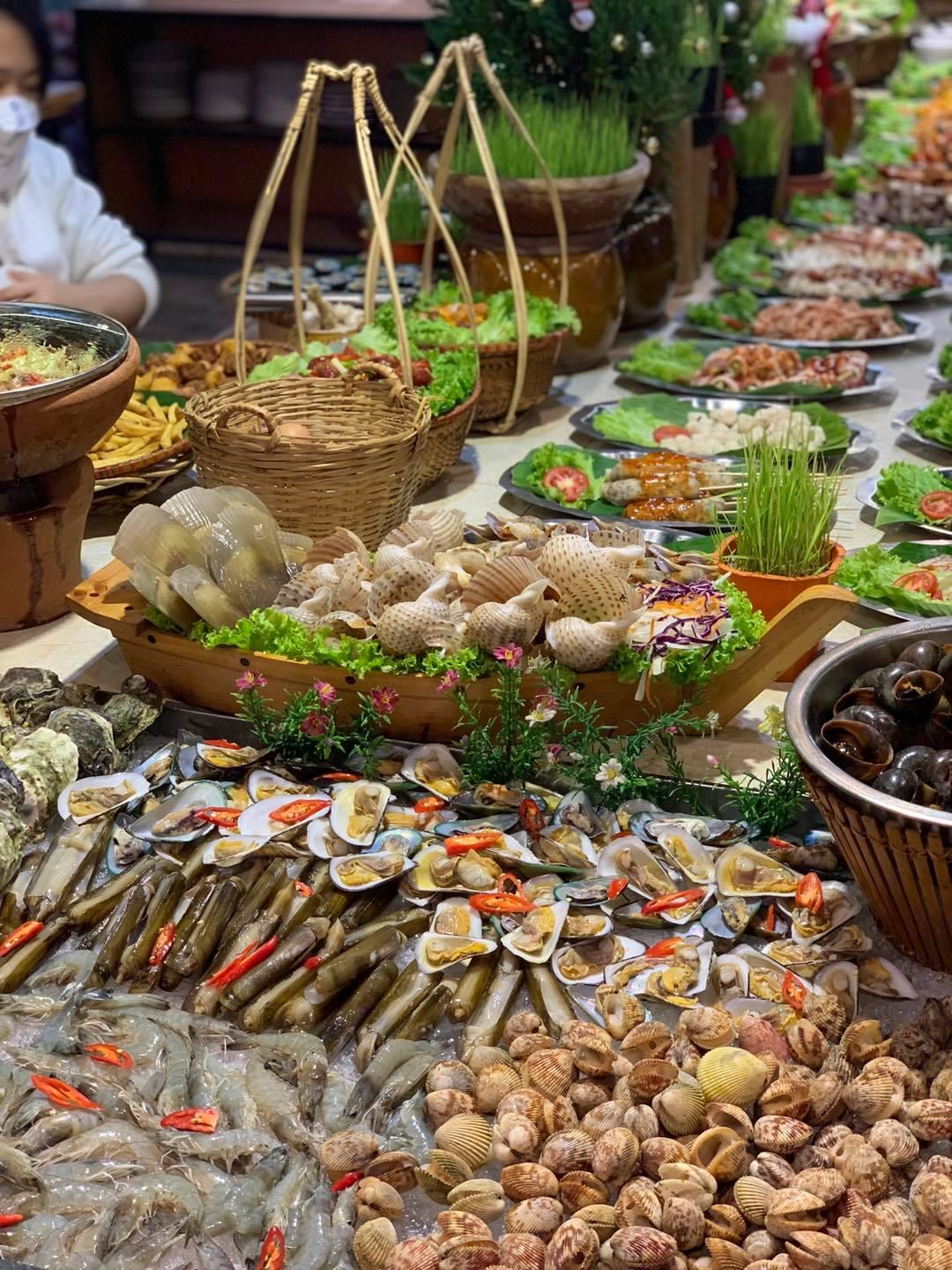 Top 8 nhà hàng buffet hải sản tuyệt vời và chất lượng nhất tại Nha Trang