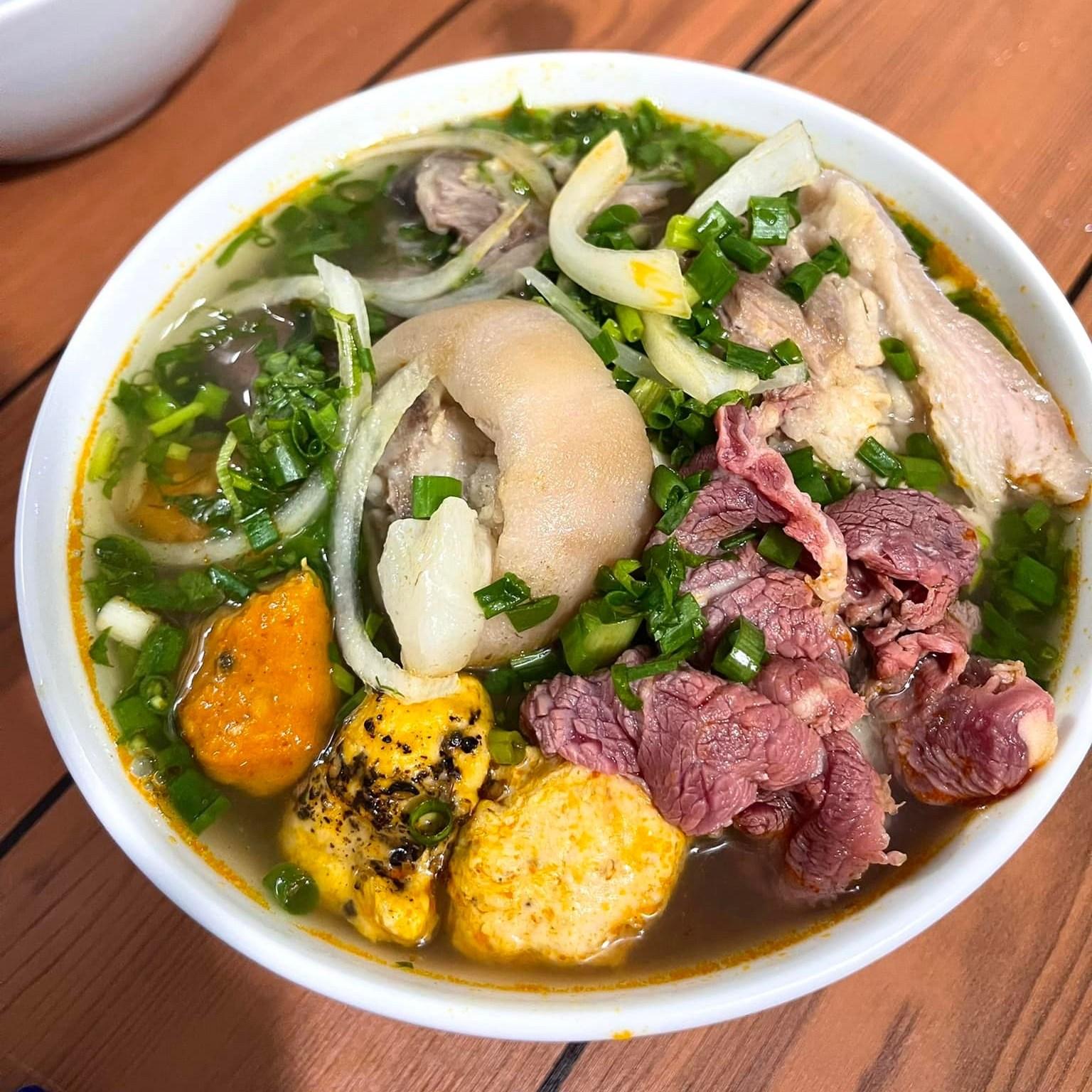 Top 10 quán bún bò Đà Nẵng đậm vị, hấp dẫn thực khách nhất