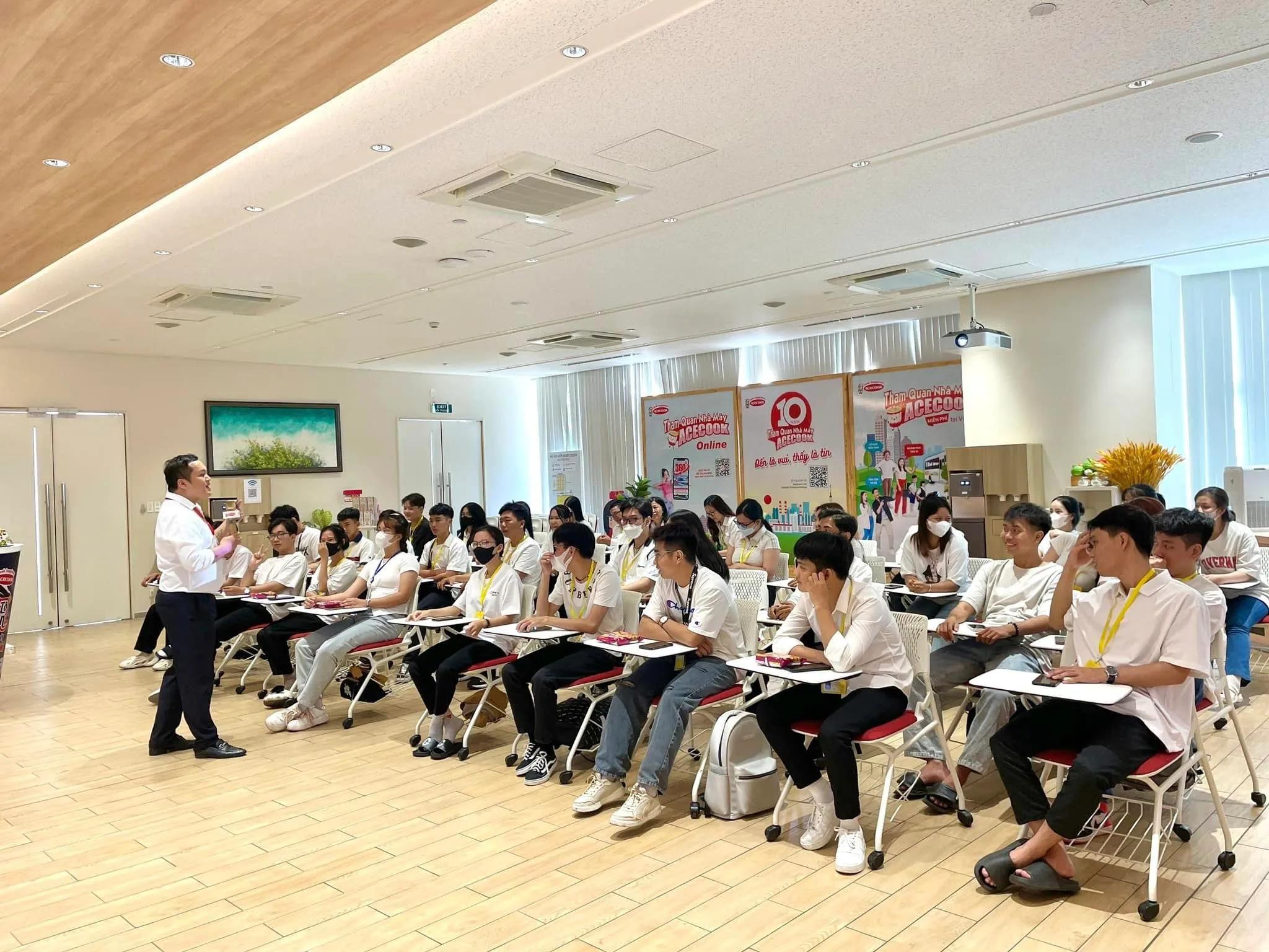 5 góc nhìn sinh viên đánh giá Trường Cao Đẳng Công Nghệ Thông Tin TP.HCM (ICT)