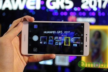 Huawei GR5 2017 trang bị chế độ chụp ảnh siêu tốc, giúp bạn ghi lại những khoảnh khắc tuyệt vời chỉ trong nháy mắt, ngay cả khi màn hình đang ở chế độ khóa.