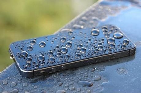 Cách nhận biết iPhone có bị thấm nước hay không