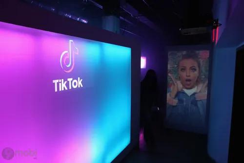 Tik Tok mở ra không gian sáng tạo, nơi người dùng có thể tự do bày tỏ cảm xúc qua những video ngắn đầy ấn tượng.