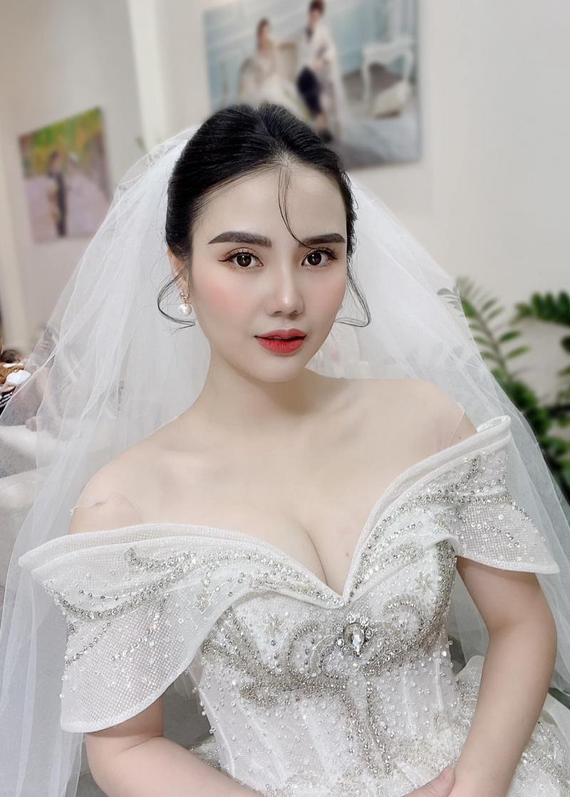 Top 10 địa chỉ đào tạo trang điểm chuyên nghiệp hàng đầu tại Hạ Long