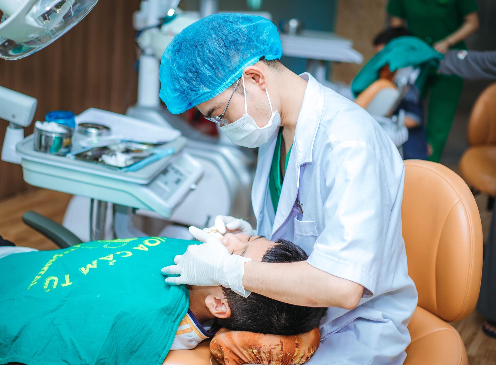 10 đánh giá ấn tượng nhất về trải nghiệm khách hàng tại Nha Khoa Cẩm Tú - BS Hùng