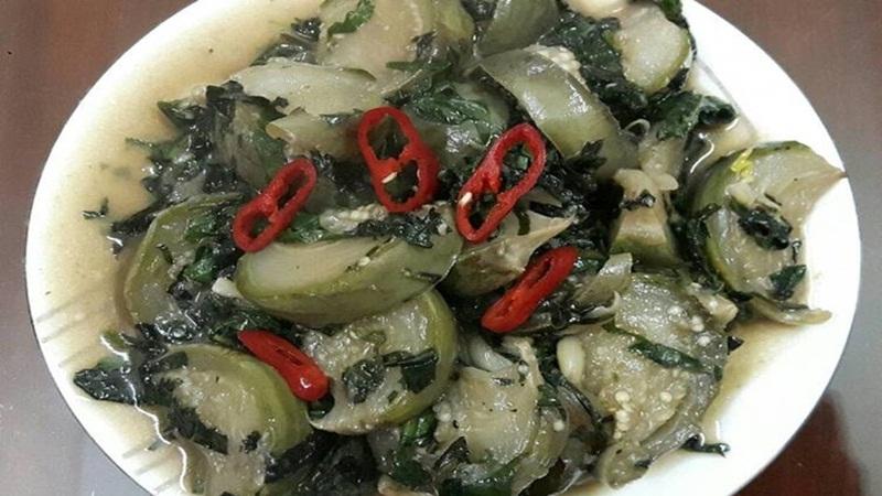 Khám phá công thức làm cà bát xào tía tô vừa đơn giản lại vừa hấp dẫn