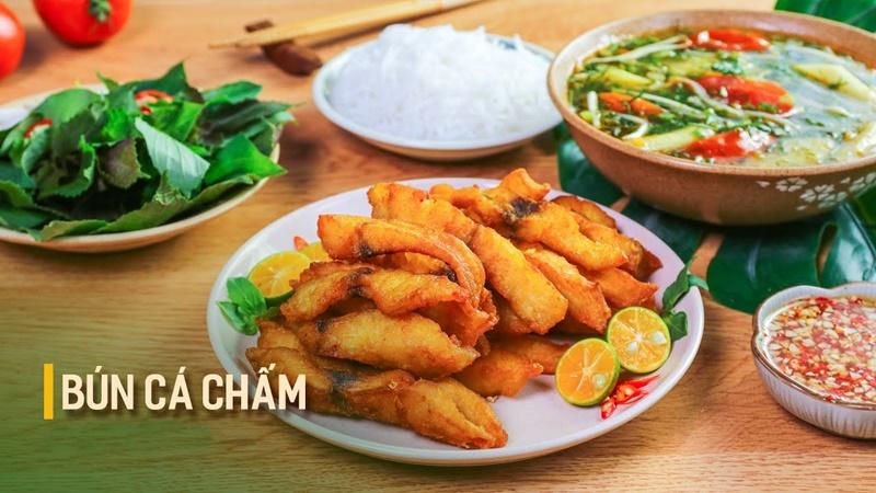 Khám phá hai công thức bún cá chấm và bún cá rô phi giòn rụm, đầy lôi cuốn và hấp dẫn.