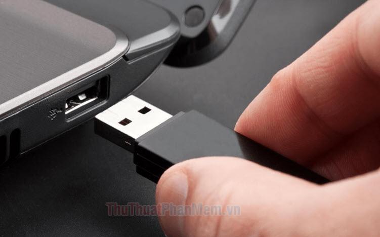 6 phương pháp rút USB an toàn trên Windows mà bạn nên nắm vững