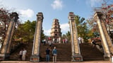 Top 10 ngôi chùa được hành hương nhiều nhất dịp Tết 2023 - Phần 2