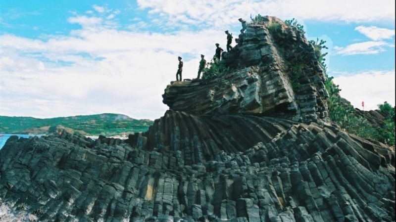 Gành Đá Dĩa Phú Yên - một trong bốn gành đá duy nhất trên thế giới