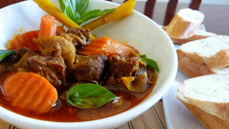 10 món ăn truyền thống Việt Nam dưới 1 Đô la Mỹ được du khách quốc tế yêu thích.