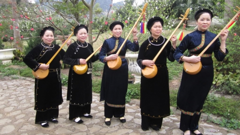 Trang phục của người dân tộc Tày với những nét hoa văn hấp dẫn