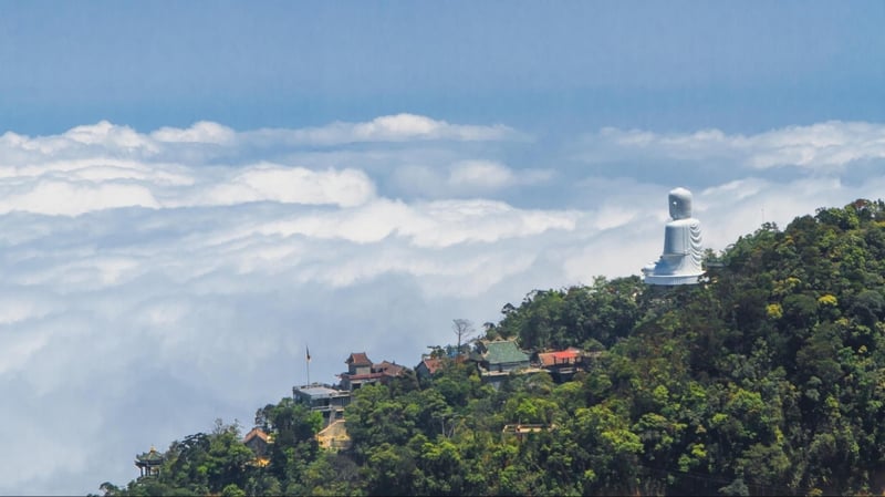 Kỳ vĩ 6 công trình tâm linh tọa lạc ở độ cao bậc nhất Việt Nam - Kỳ 2