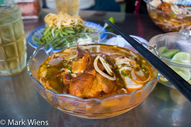Blogger Mỹ gợi ý 10 món ăn ngon ở Sài Gòn