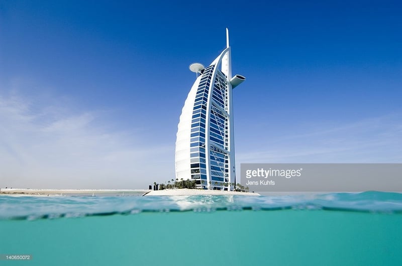 Điều gì làm nên đẳng cấp của Burj Al Arab - khách sạn 7 sao duy nhất trên thế giới?