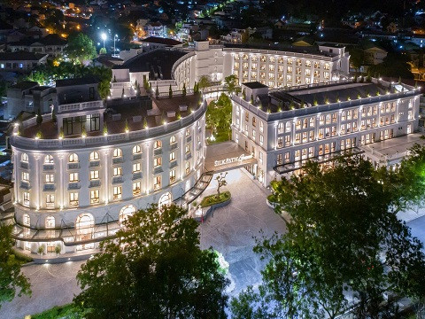 Khách sạn Silk Path Grand Huế & Spa - Kiến trúc hoàng gia sang trọng, đẳng cấp "say lòng" du khách
