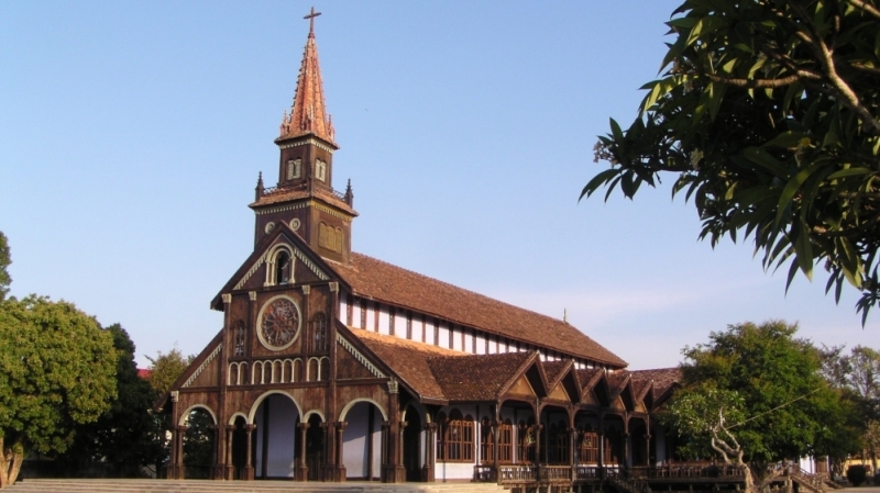 Nhà thờ Chánh tòa Kon Tum