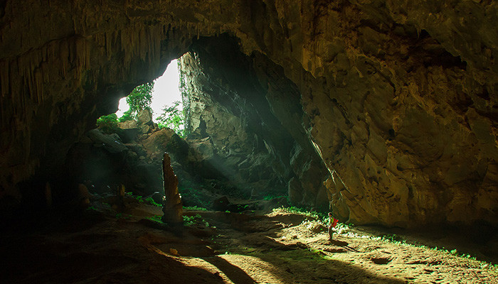 Ngẩn ngơ khám phá hang Tú Làn xứ sở thần tiên đúng nghĩa ở Quảng Bình