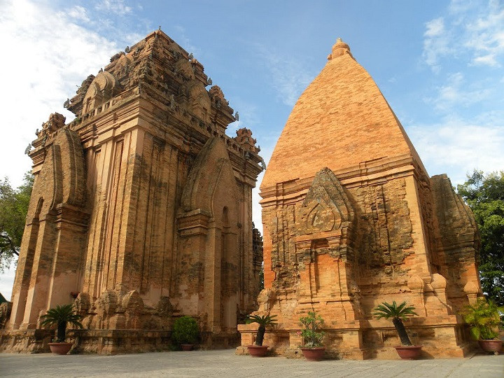 Khám phá di sản văn hóa Chăm Pa lớn nhất Việt Nam - Tháp Bà Ponagar