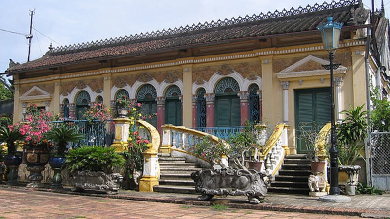 Nhà cổ vườn lan Bình Thủy