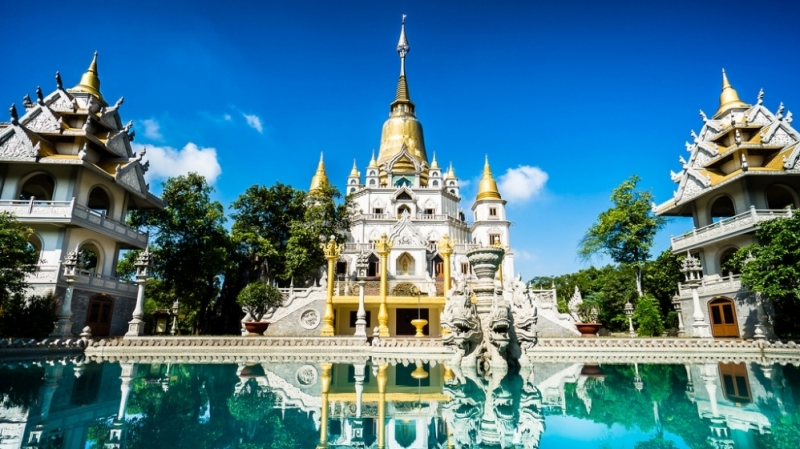  Chùa Bửu Long - Tòa lâu đài trắng giữa đất Việt