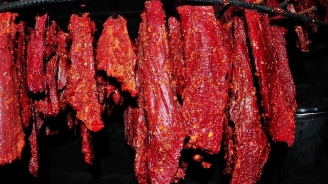 Đậm đà thịt trâu gác bếp - đặc sản núi rừng Tây Bắc